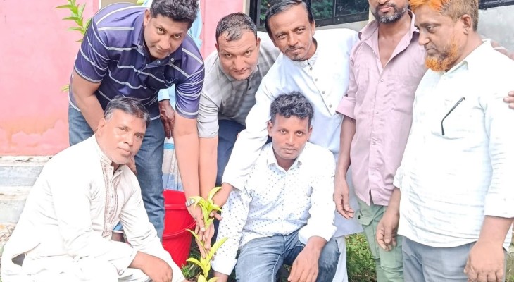 পরিবেশ রক্ষায় বাঁশখালীতে বামের ছড়া-ডানের ছড়া পানি ব্যবস্থাপনা সমিতির বৃক্ষরোপণ